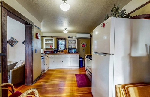 Old Bend Casa | Charming Bungalow in Walkable Old Bend