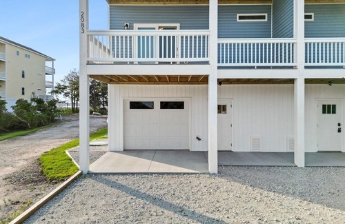 Sneads Ferry Casa | 6 Bedrooms, New Construction, Ocean and Sound Views