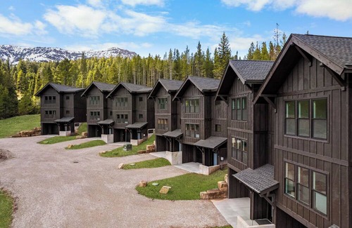 Bozeman Condominio | Bridger Basecamp located at Bridger Bowl with direct access to Crosscut!