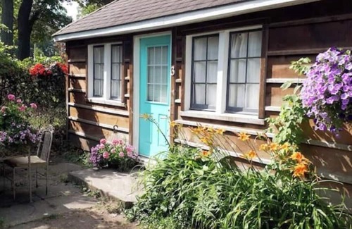 Grand Bend Cabina | Cozy Cabin #3 one block to beach