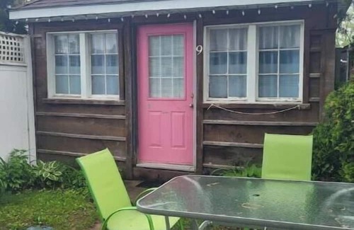Grand Bend Cabina | Cozy Cabin #9, one block to beach