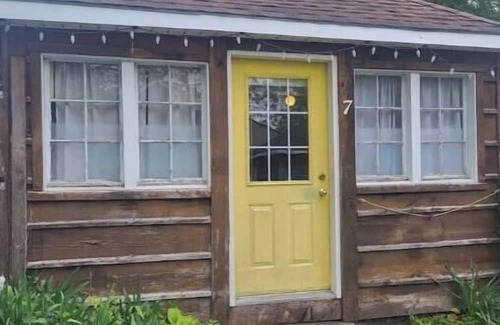 Grand Bend Cabina | Cozy Cabin #7, one block to beach