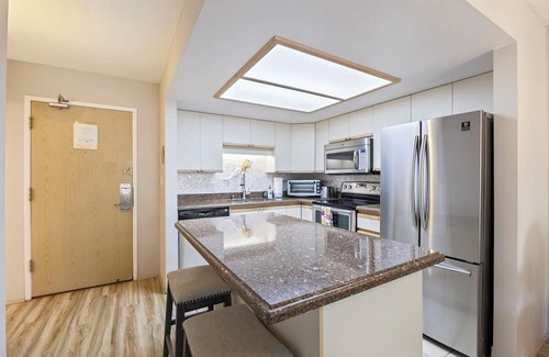 Kihei Condominio | Perch - King Suite at Maui Banyan | Steps from the Beach | South Kihei Gem