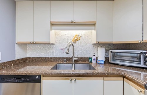 Kihei Condominio | Perch - King Suite at Maui Banyan | Steps from the Beach | South Kihei Gem