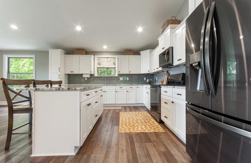 Higden Casa | 4 bdrm/3.5 bathLakefront home - Come & Play!