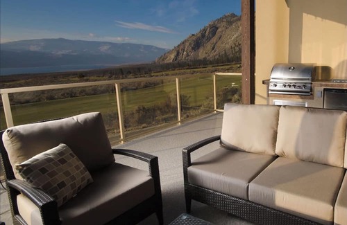 Okanagan-Similkameen Casa | Spacious 2-Bedroom Condo with Incredible Views in Osoyoos