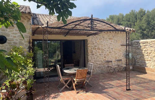 Le Castellet Otro | Gîte in a paradise setting with private pool
