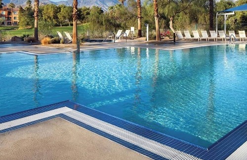 Palm Desert Condominio | 2-bedroom condo in marvelous Palm Desert with AC, WiFi, fitness room