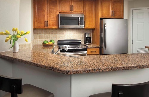 Palm Desert Condominio | 2-bedroom condo in marvelous Palm Desert with AC, WiFi, fitness room