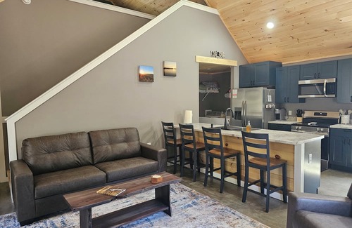 Owls Head Cabina | Private 2-bedroom cabin with WiFi in Owls Head