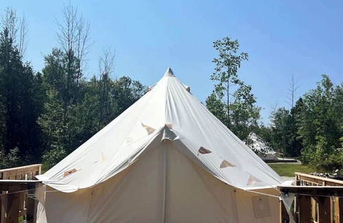 Miller Lake Casa | Deer Crossing Glamping Tent