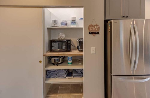 Lincoln Apartamento | Riverside Condo with Amenities