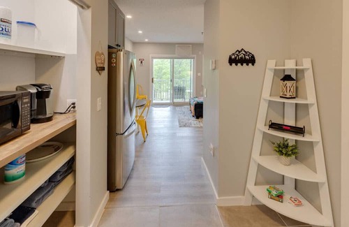 Lincoln Apartamento | Riverside Condo with Amenities