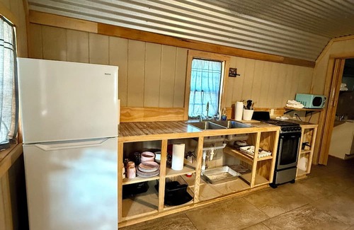 Andalusia Cabina | Comfy cabin located in Andalusia, AL