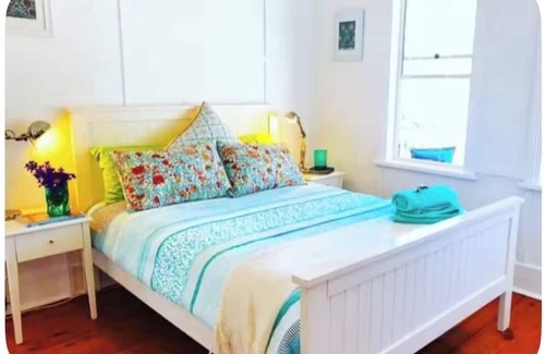 Kiama Otro | Beautiful renovated pet friendly farmhouse in the rolling green hills of Kiama