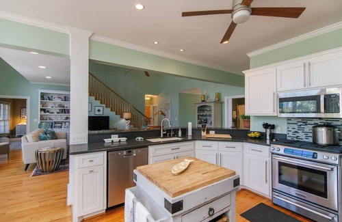 Edisto Island Casa | Casa Del Sol-Ocean View Home One Block from Beach Access-Free WiFi,Screened Porch,Crow's Nest