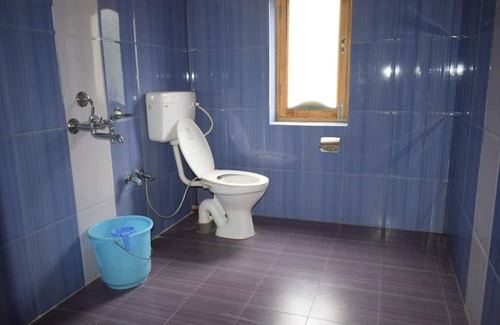 Leh Cama Y Desayuno | Welcoming bed & breakfast with WiFi in charming Hunder
