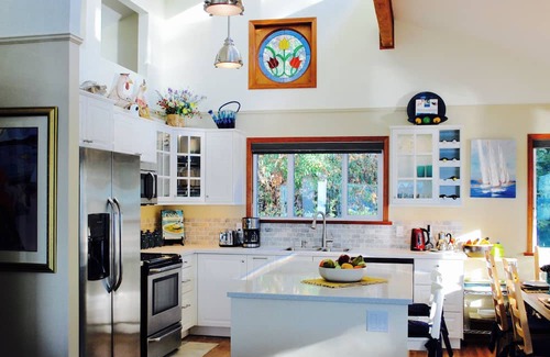 Saturna Island Cabaña | Private Gulf Island with Executive-class cottage and stunning ocean views