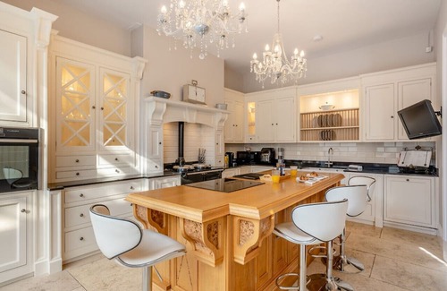 Beamish Casa | Osborne Villa - Four Bedroom House, Sleeps 8