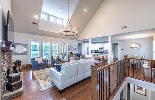Reynolds Landing Cabaña | 4BR Retreat with Space & Style