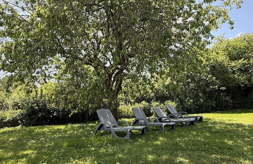 Payzac Casa | Spacious family house in the heart of Payzac with private garden, up to 10 people, pets allowed