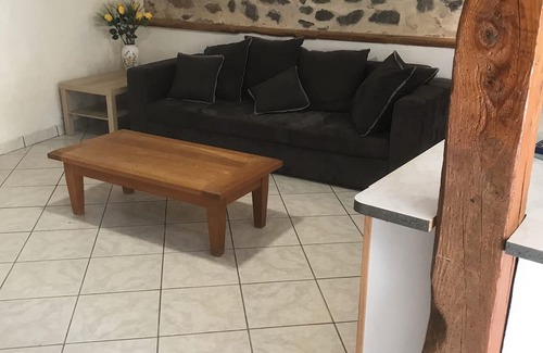 Yronde-et-Buron Casa | Charming rentals in the heart of Auvergne
