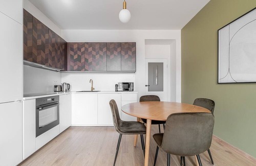 Vrsovice Apartamento | Blueground | Prague 10, nr park & foodie area (PRG-18)