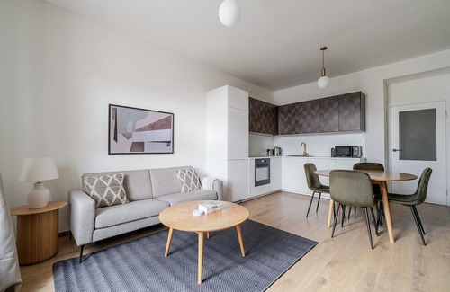 Vrsovice Apartamento | Blueground | Prague 10, nr park & foodie area (PRG-18)