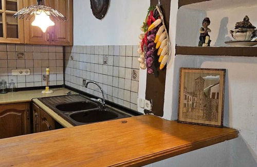 Canejan Casa | Homerez - Spacious House in Canejan with Mountain View