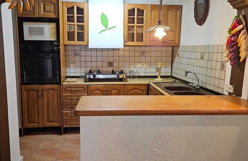 Canejan Casa | Homerez - Spacious House in Canejan with Mountain View