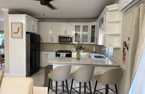 Ocho Rios Casa | 3-bedroom townhome in amazing Ocho Rios with Pool access, Private Gazebo,Balcony