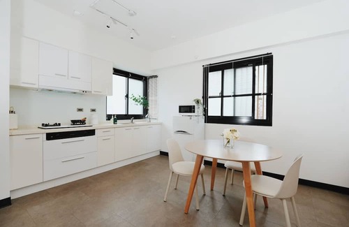 Zhongshan Apartamento | Charming 1-bedroom apartment in fabulous Taipei City with AC, WiFi