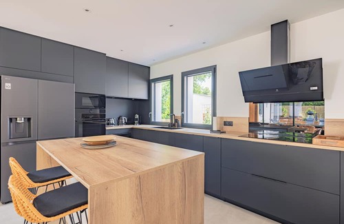 Le Grand-Village-Plage Casa | New air-conditioned archecte villa, heated pool near beach and shops