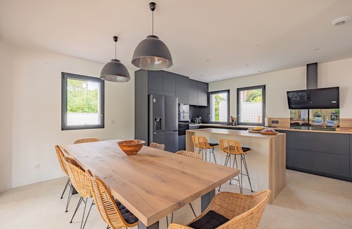 Le Grand-Village-Plage Casa | New air-conditioned archecte villa, heated pool near beach and shops