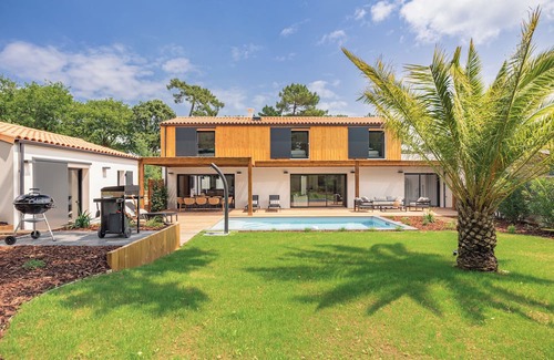 Le Grand-Village-Plage Casa | New air-conditioned archecte villa, heated pool near beach and shops