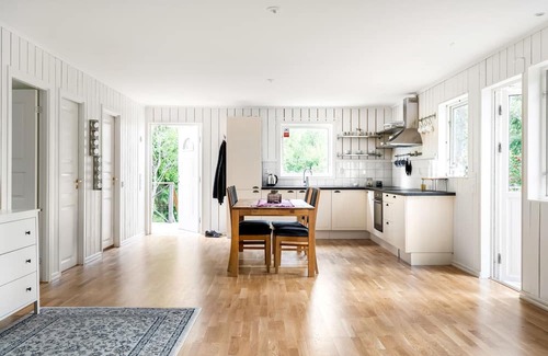 Bergshamra Cabaña | Quaint 3 room cottage fully equipped in Stockholm.