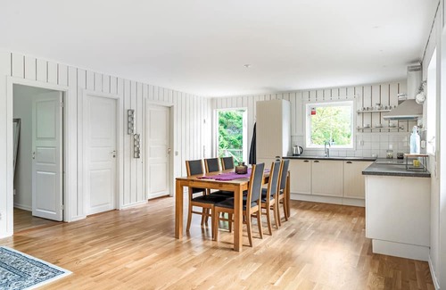 Bergshamra Cabaña | Quaint 3 room cottage fully equipped in Stockholm.