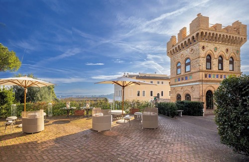 Vatican Apartamento | Tower of the Moon - Luxury Stay with St. Peter View