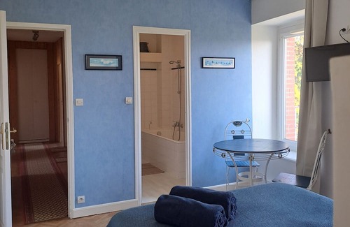 Cherrueix Cama Y Desayuno | Chambre marine-Habitacion Doble-Clásico-Baño con bañera-Vista al Jardín