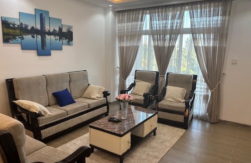 Kirkos Apartamento | Enchanting 3-bedroom apartment with WiFi in Addis Ababa