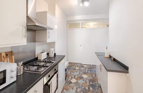 Leigh-on-Sea Apartamento | 1 Bed Garden Flat in the Heart of Leigh, Sleeps 3.