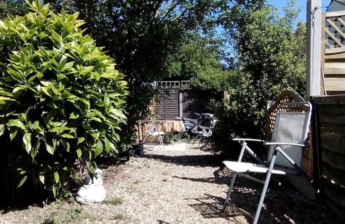 Leigh-on-Sea Apartamento | 1 Bed Garden Flat in the Heart of Leigh, Sleeps 3.