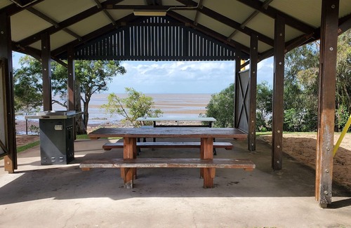 St Helens Beach Casa | Serene St Helens Beach affordable. Multi Families. Crabbing, fishing & relax.