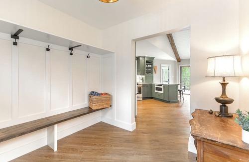 Mattawana Casa | Charming 4-bedroom house on 16+ Acres with Creek, Hiking Trails and Hot Tub
