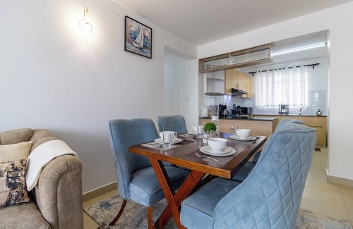 Ruiru Apartamento | Spacious 3-bedroom apartment with WiFi, swimming pool in vibrant Tatu City