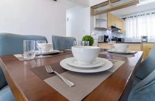 Ruiru Apartamento | Spacious 3-bedroom apartment with WiFi, swimming pool in vibrant Tatu City