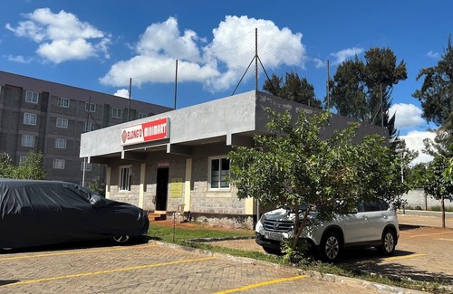 Ongata Rongai Apartamento | Modern 2BR with fast WiFi, elevator, full furnishings, and convenient minimart.