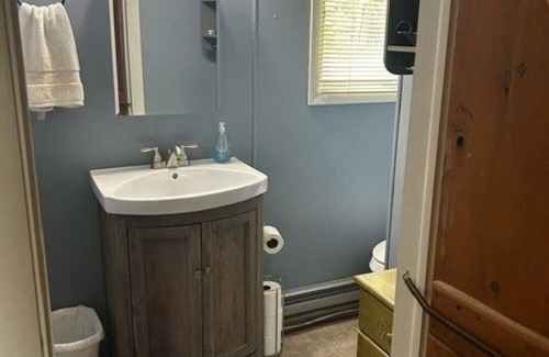 Fife Lake Cabina | Riverfront cabin with WiFi in charming Fife Lake