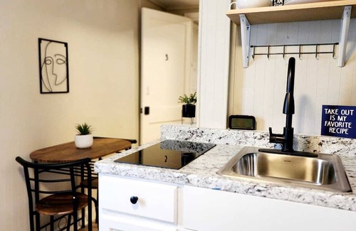 Ashland Apartamento | Cozy compact Studio in Ashland, PA, High-speed Wi-Fi , AC & Complimentary coffee