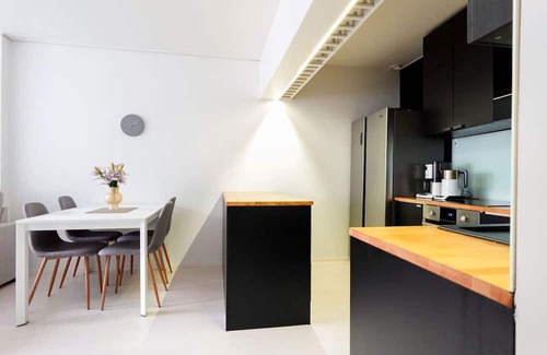 Punavuori Apartamento | Vibrant Helsinki Stay | 5 Min to Design District